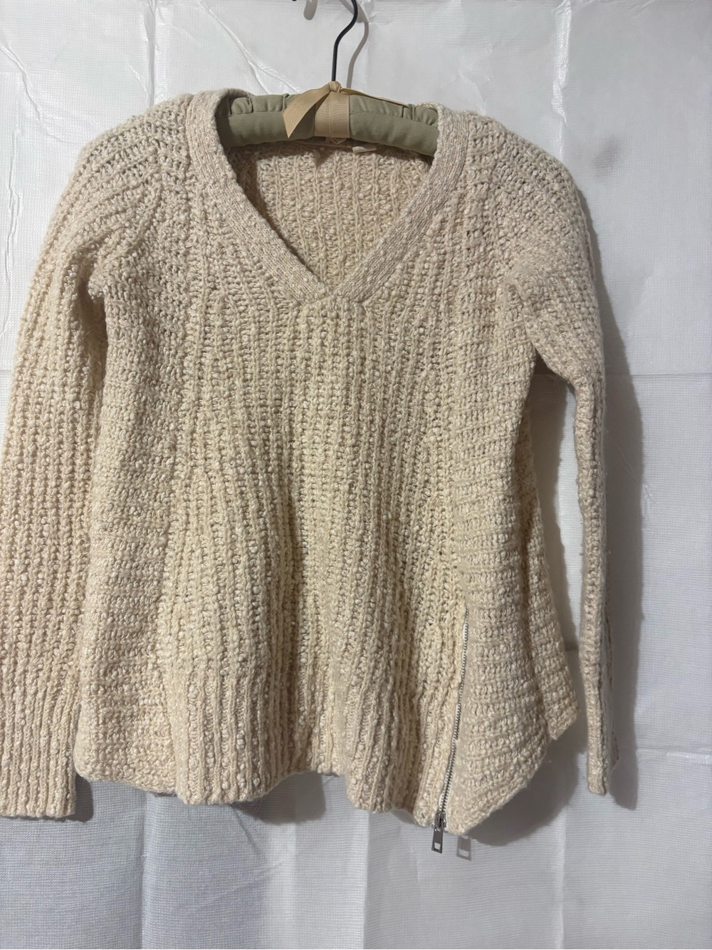Moth from Anthropologie Cream V-Neck Knit Sweater with Side Zip